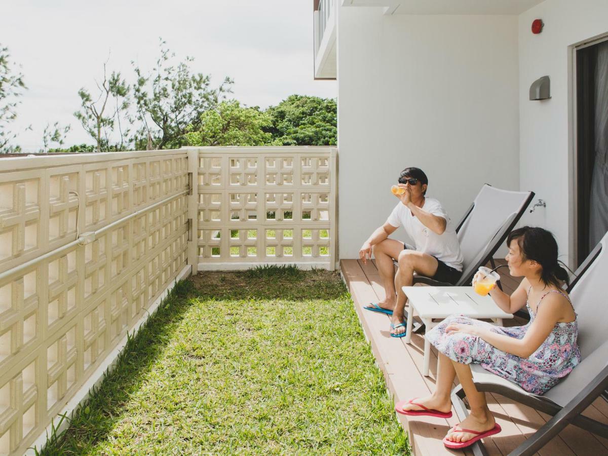 Hideout Okinawa Uruma Otel Dış mekan fotoğraf